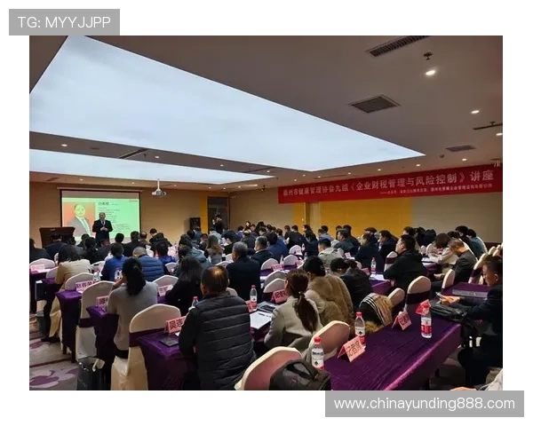 三公扑克牌游戏赢钱技巧与风险控制策略全方位指导 三公扑克牌游戏赢钱技巧与风险控制策略全方位指导