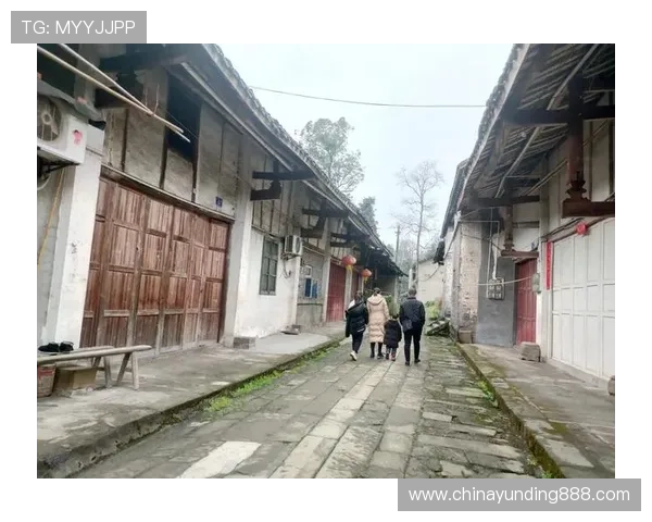 探秘云顶山寨的具体位置及周边环境详解 探秘云顶山寨的具体位置及周边环境详解